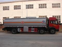 解放小三軸運(yùn)油車(chē) 廠家直銷(xiāo)，品質(zhì)與服務(wù)的雙重保障