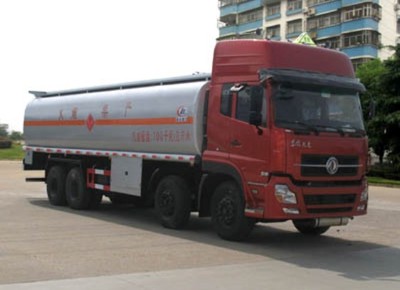 福州東風(fēng)油罐車生產(chǎn)廠家 專業(yè)打造20噸運(yùn)油車，助力能源安全高效運(yùn)輸